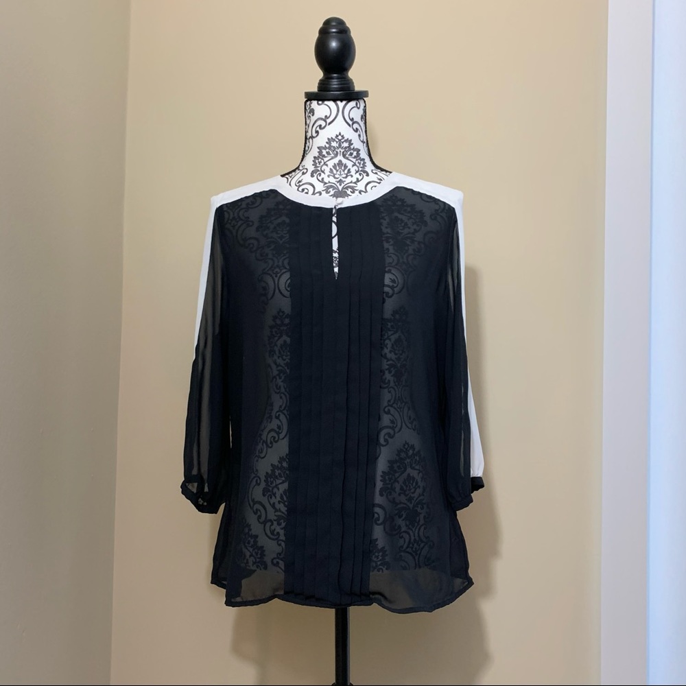 NY&C Black and White Blouse